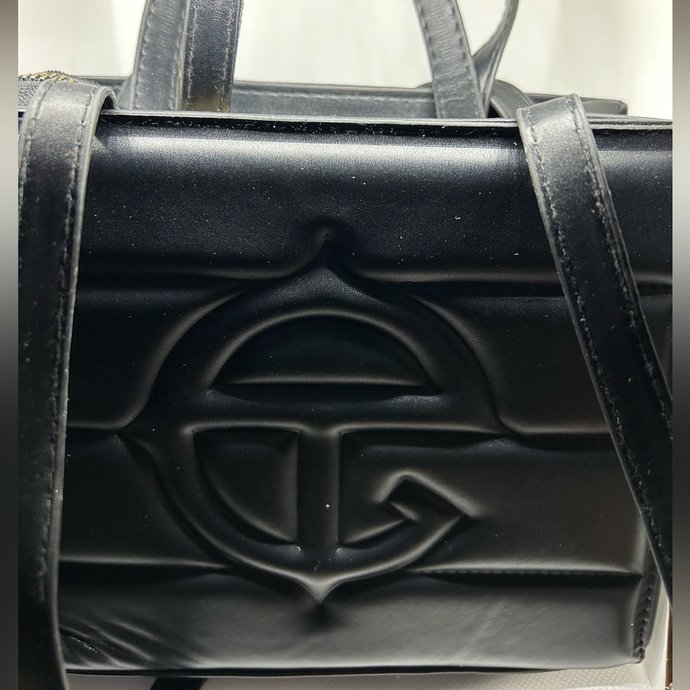 Women’s fashion handbag